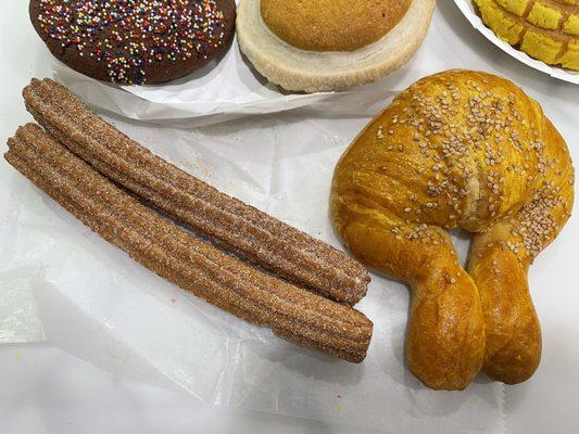 Churro, sesame croissant