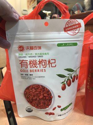 Organic Goji Berries very hard to find :)