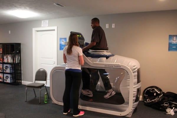 Alter G Anti Gravity Treadmill - Reduce the body's weight between 20 - 100% to help with injury recovery and normal wear of running.