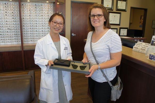 Another winner! Congrats Kim!  She's the winner of this month's drawing.  Enjoy those RayBans!