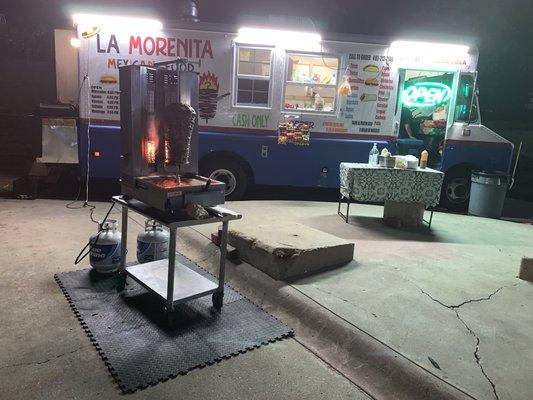 La morenita food truck