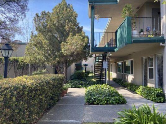 Courtyard Apartments