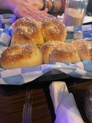 Garlic knots