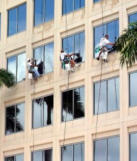 Southern Maintenance High Rise Window Cleaning