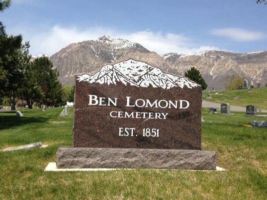 Ben Lomond Cemetery Sign