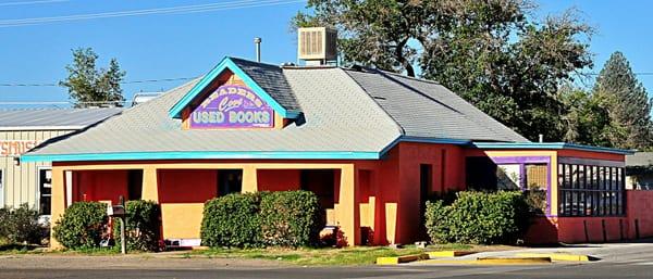 Readers' Cove Used Books & Gallery