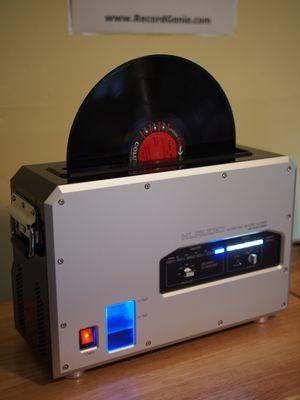 Klaudio (S. Korean) ultrasonic record cleaning machine.