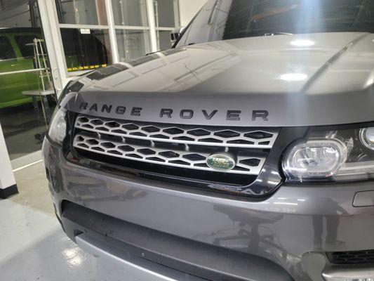 Black lettering kit and new Land Rover badge