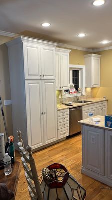 Kitchen cabinets refinishing