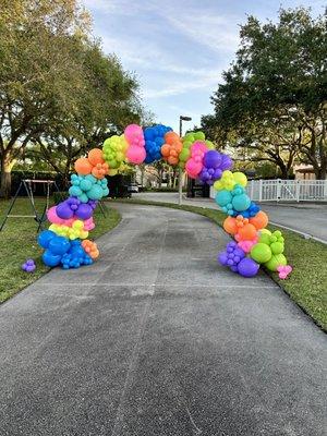 28ft organic neon balloon garland for The Weiss School Field Day!