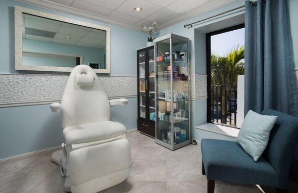 The comfortable Injectables Suite at the new Pura Vida location.