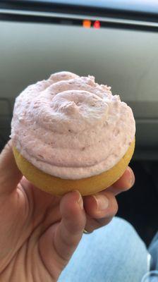 Keto-friendly Almond Cupcake with Raspberry Icing