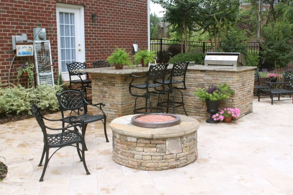 Outdoor Kitchen & Firepit