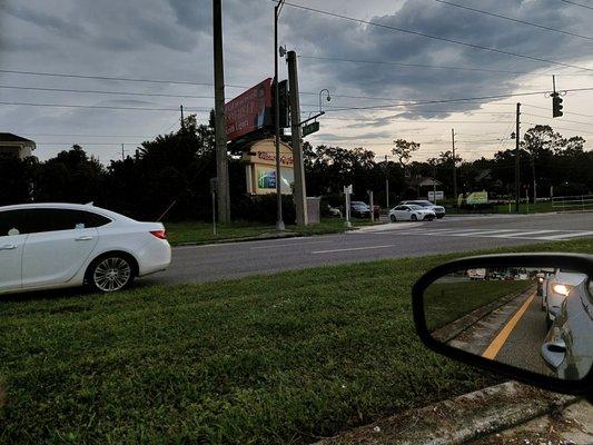 We cannot see far off -hard to stop such small road to go to Holiday inn -it says Apopka starts there but you can click from far off-we cann