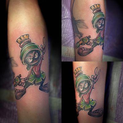 Beautiful color piece done by Johnny. Marvin the Martian rockin'!