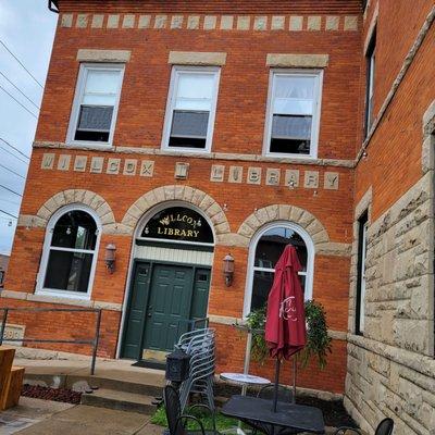 The winery also acquired the town's original library.  Good to know your neighbors.