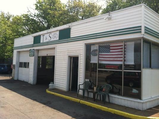 Outside of T & S Auto Service in Derby, NY