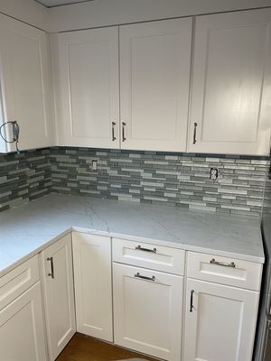 Kitchen remodeling. Cabinets, countertops, Backsplash.