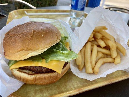 Harris Ranch burger, of course it has to be good!