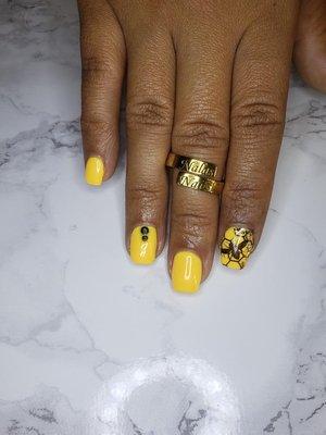 Be the Bee!
 
 Yellow gel + design