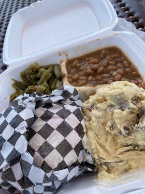 Brisket sandwich w/sides