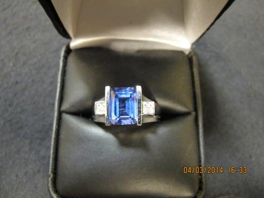 Beautiful Tanzanite and white gold !!!