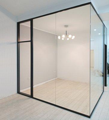 Frameless glass partitions