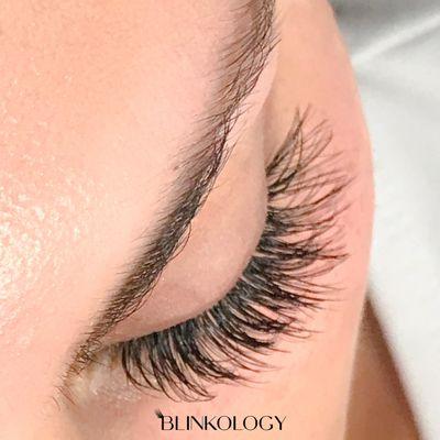 Russian volume lash extensions