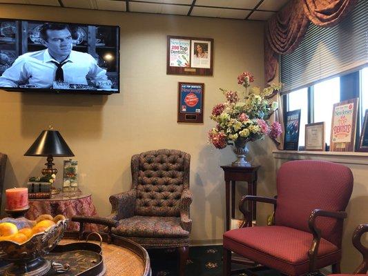 Flowery living room style waiting area :)