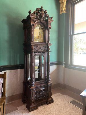 Grandfather clock 1st floor