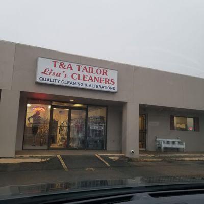 Feb 2019, next to Pho Kim Loan Vietnamese Cusine Restaurant. The storefront on left is a closing credit union.