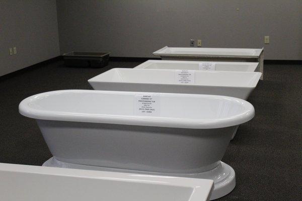 Clearance bathtubs from Americh, BainUltra, and more!