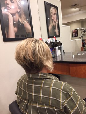 Short bob haircut with hi-lites by Doreen