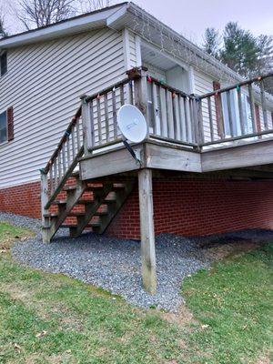 Deck antenna installation.