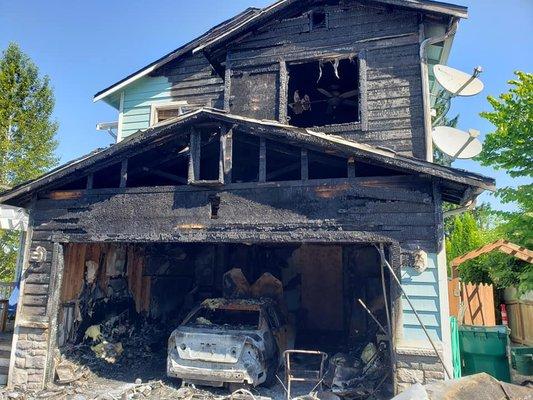 Urgent Restoration Needed! 
@cascades_cleanup_restoration, was called for their expertise to cleanup this burnt-down house back.