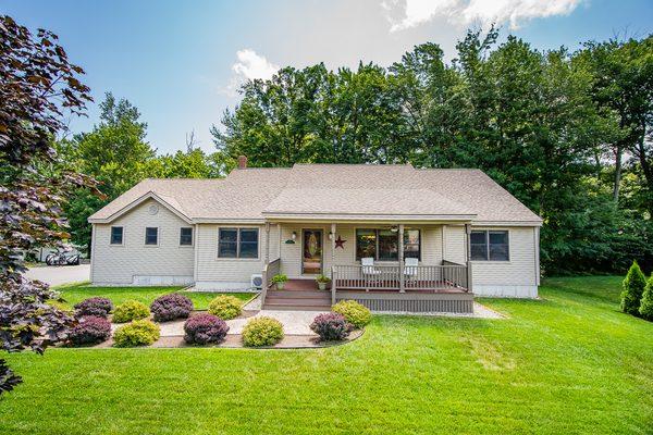 This home sold for full price, while the neighbors' home sat stale.