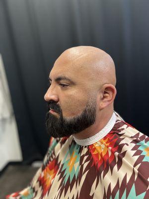 Straight razor head shave and beard trim