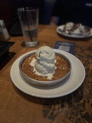 White Chocolate Macadamia Nut Pizookie