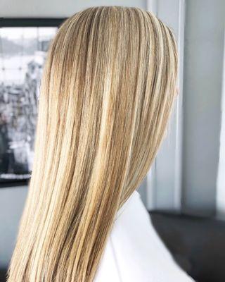 Gorgeous blonde highlights by yours truly, Christi