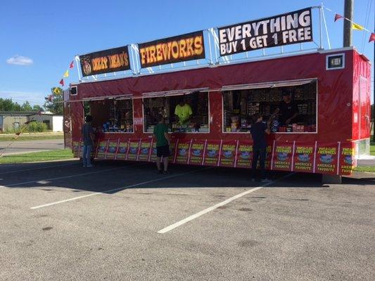 Dizzy Dean's Fireworks - Hueytown