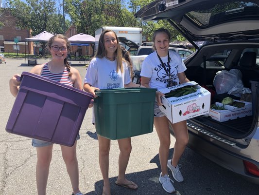 Girls Scouts Gleaning