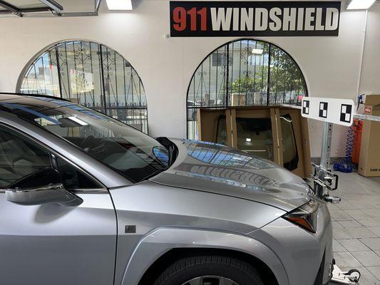 LEXUS UX250 OEM WINDSHIELD REPLACEMENT + CALIBRATION