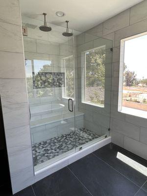 Frameless shower door