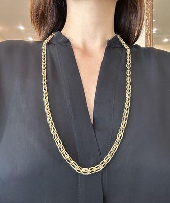 Vintage 14KT yellow gold UnoAErre Italian brand textured link chain, c. 1950's, 32" inches. A gorgeous statement necklace.