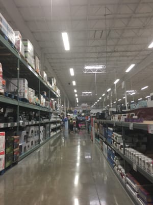 BJ's Wholesale of Taunton -- Northwoods Crossing : 2085 Bay Street, Taunton                    Interior