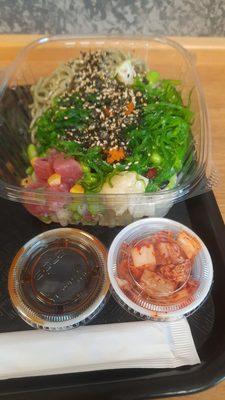 Seaweed salad, kale noodles, tobiko, tuna, scallop, furikake..