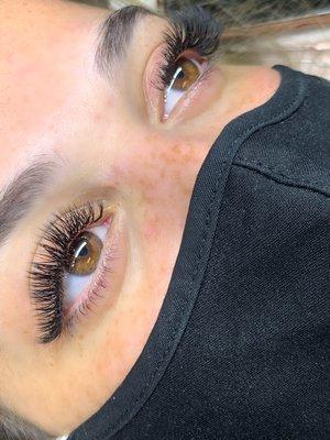 Mega Volume Lashes