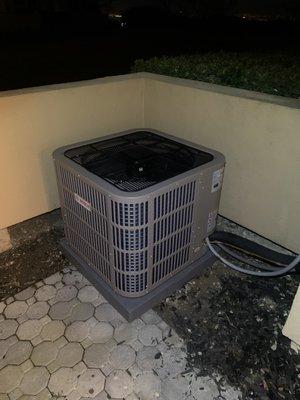 Bosch 1.0, 18-SEER, 2-Ton, IDS, Inverter Ducted Split, Heat Pump.