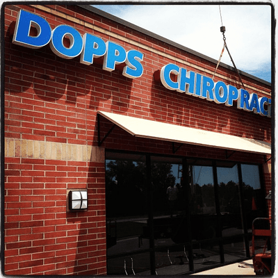 Dopps Chiropractic Clinic - West Side Sign