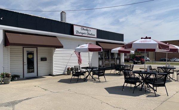 Shelly's Burger Station outdoor seating area